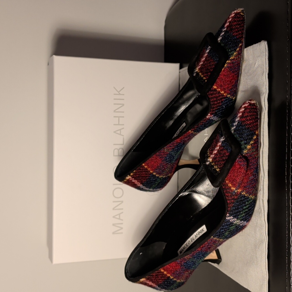 Manolo Blahnik Maysale Plaid Tartan Pump 38